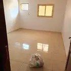 دريل ومكانين نوم ومكان طبيخ ومكان قضاء حاجة