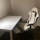 طاولة وكرسي قيمنق