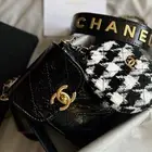 شنطة شانيل اصليه vip gift خذيتها ب 850 ببيعها 600
