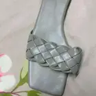 شنط وبجايم وجزم وفساتين جديده
