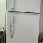 ثلاجة صغيرة