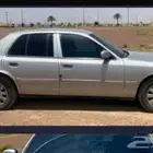 السيارة ماركيز 2005