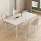 طاوله بيضاء كبيره