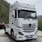 ورشة ميكانيك شاحنات مرسيدس مان فولفو