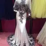 للتقبيل مركز نسائي متكامل