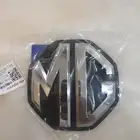 علامة الشركة على شبك السيارة MG
