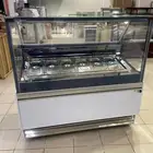 ثلاجة ايس كريم