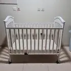 للبيع سرير اطفال مواليد