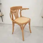 كراسي خشبيه