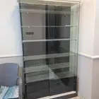 بترينة عرض زجاج قزاز