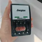 شاحن انرجايزر لبطاريات AAA و AA