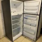 للبيع ثلاجه تحتاج كمبريسر