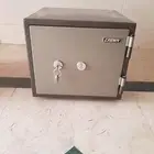للبيع خزنه حديد