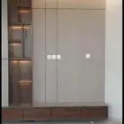 شيبورد مع الرف مع المكتبه مع الاضاءه