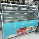 ثلاجة عرض ايسكريم