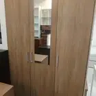 دولاب سيتي دبليو ثلاثه باب فخم شبه جديد