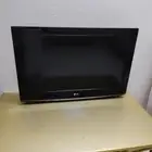 شاشه وطاوله للبيع