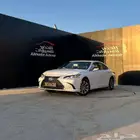 لكزس ES 250 AA 2025 لدى شركة عبدالمجيد الخضر
