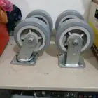 عجلات عربيه عدد 4 بحاله ممتازه