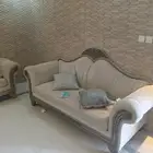 كنب كلاسيكي نظيف