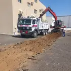قلابات سكس شيولات بوكلينات وتريلات للايجار