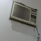 عندي مكيف وعندي شاشة تلفزيون وعندي سرير ودولاب للبيع