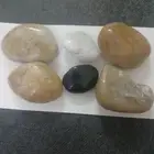لدينا احجار كريمة نرغب ببيعها