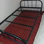 سرير حديد مع مرتبة
