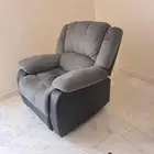 كرسي استرخاء هزاز نظيف لا يوجد فيه اي خدش او اي وسخ