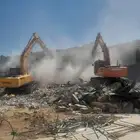 هدم وحفر اراضي