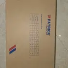 للبيع حذاء رياضي أصلي جديد باتريك