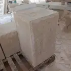 طاولات حجر ورخام