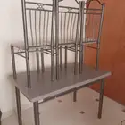 لدي طاوله طعام استخدام اقل من شهر باقي جديده