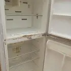 ثلاجه للبيع.