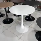 طاولات بار مرتفعه وكافيهات