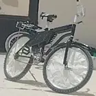 سيكل رامبو صيني عليه جنزير ويعلق شوي وانت تمشي به