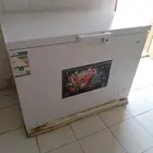 فريزر للبيع هام .حجم كبير شبه جديد . استخدام اقل من سنه