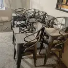 طاولات وكراسي