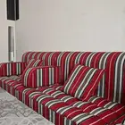 جلسة مقاعد عربيه نضيفه جدا بلون جذاب وجميل