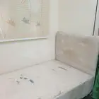 سرير خشبي مع فييبر