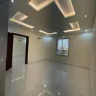 شقه للبيع في حي الروابي 6 غرف ب 670 الف