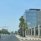 مكتب اداري علي ثلاث واجهات زجاج علي شارع الاميرسلطان