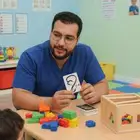 أخصائي توحد وتخاطب وتنمية مهارات جلسات منزلية