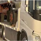 سطحه كبيره لنقل العايدي والمعدات
