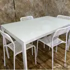 طاوله طعام من ايكيا مع اربع كراسي