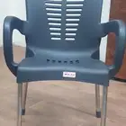 كرأسي وطاولات جديده للبيع بسعر مغري