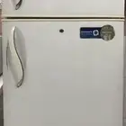 ثلاجة للبيع