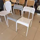 كراسي بلاستيك وفايبر