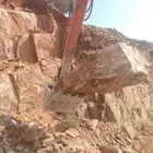 يوجد لدينا بكلينات لبنا الحجر وقص الأراضي