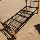 سرير حديد